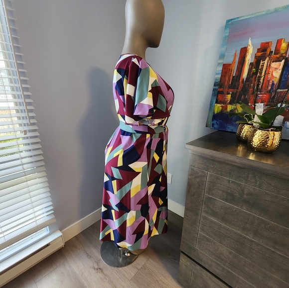 Geo Print Belted Dress - Picture 7 of 9